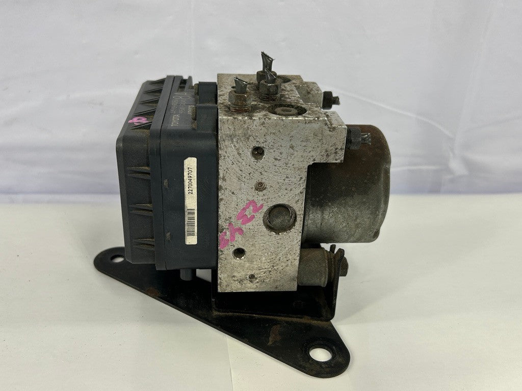 2004 Toyota Tundra ABS Anti-Lock Brake Pump Control 44510-0C050 Module OEM