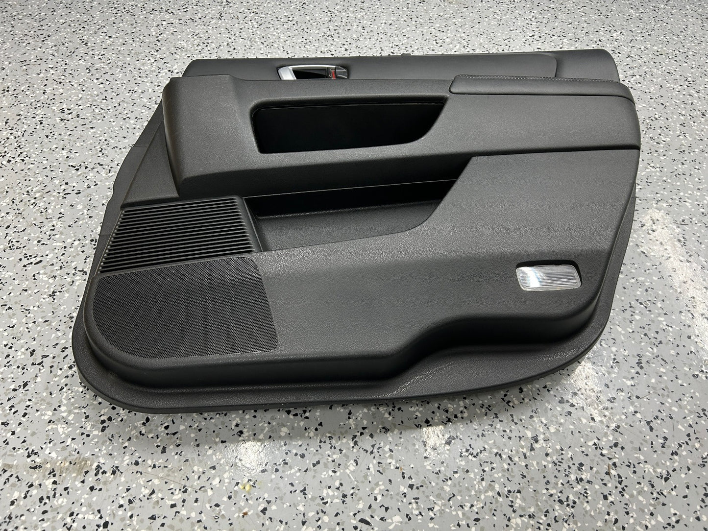 2009-2011 Honda Pilot Touring Right Rear Complete Door Panel with Shade OEM