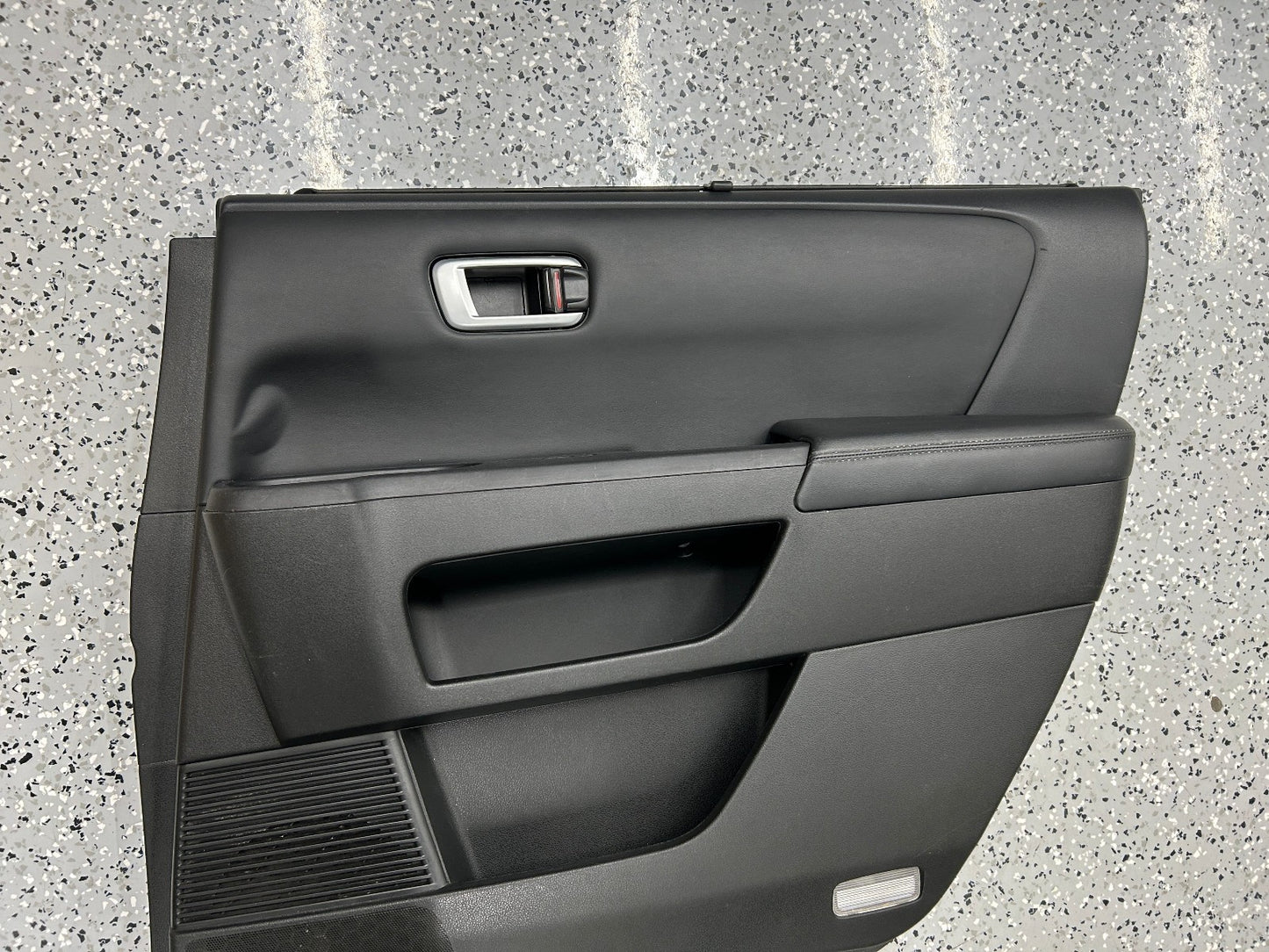 2009-2011 Honda Pilot Touring Right Rear Complete Door Panel with Shade OEM