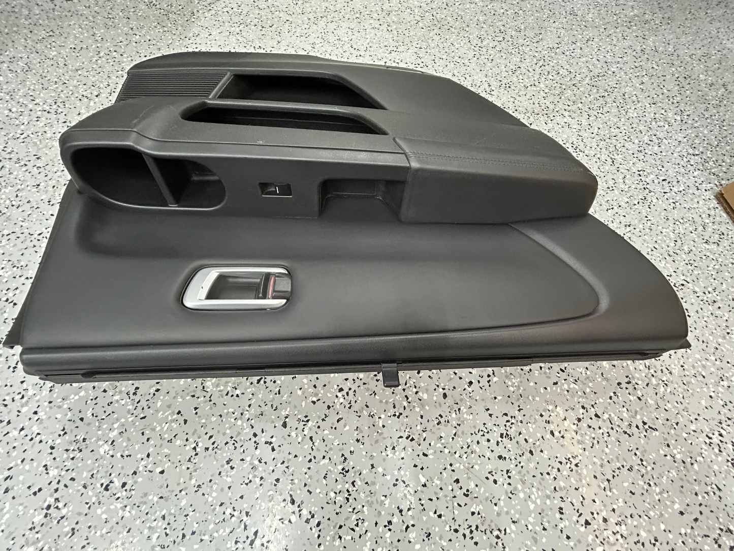 2009-2011 Honda Pilot Touring Left Rear Complete Door Panel with Shade OEM