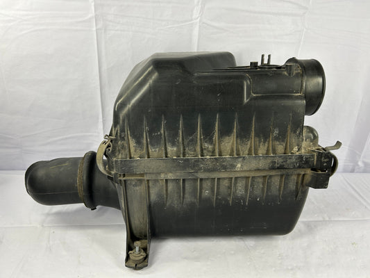 2001-2004 Toyota Sequoia Air Filter Cleaner 17700-0F011 Cover Assembly OEM