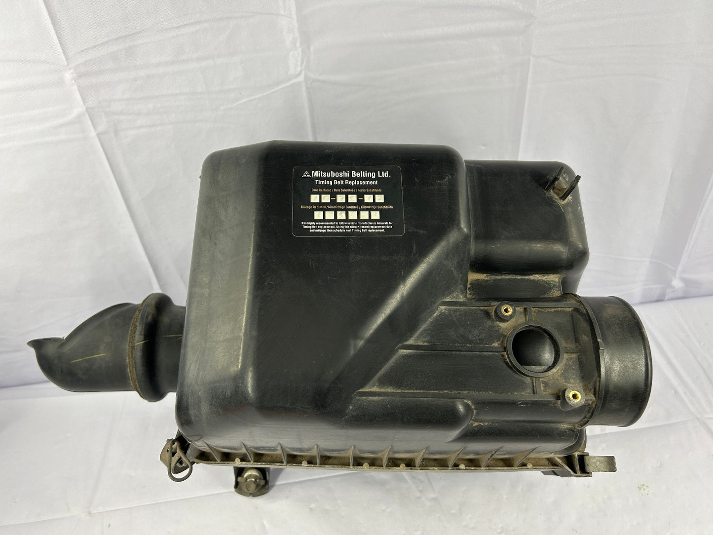 2001-2004 Toyota Sequoia Air Filter Cleaner 17700-0F011 Cover Assembly OEM