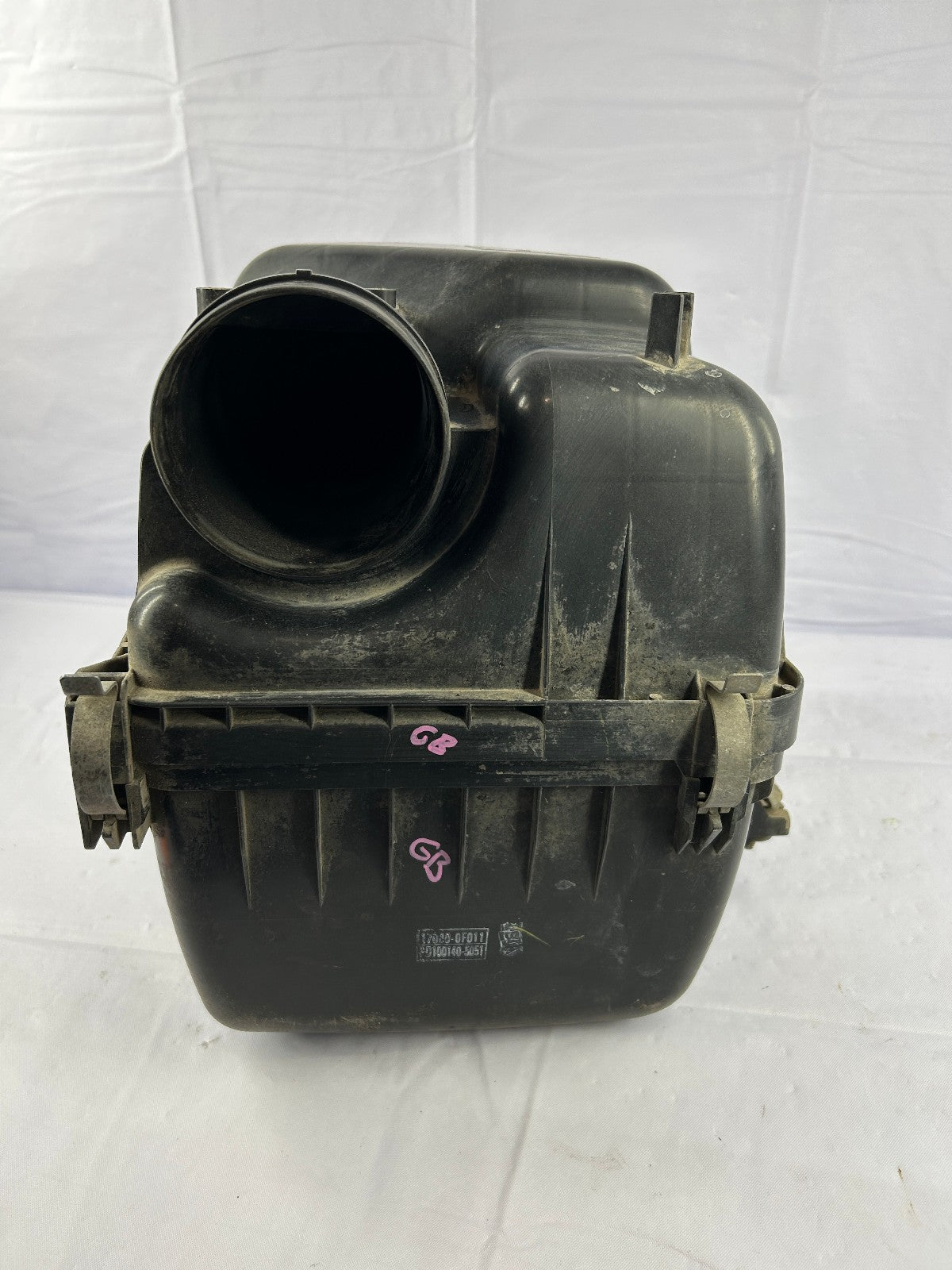 2001-2004 Toyota Sequoia Air Filter Cleaner 17700-0F011 Cover Assembly OEM