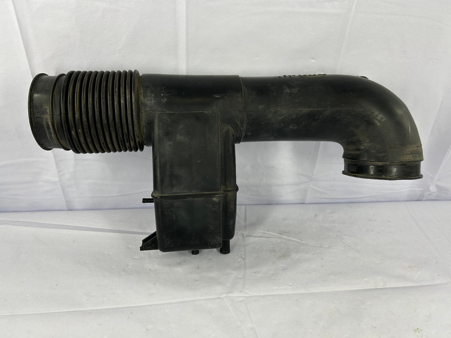 2001-2007 Toyota Sequoia Engine Air Intake Hose OEM