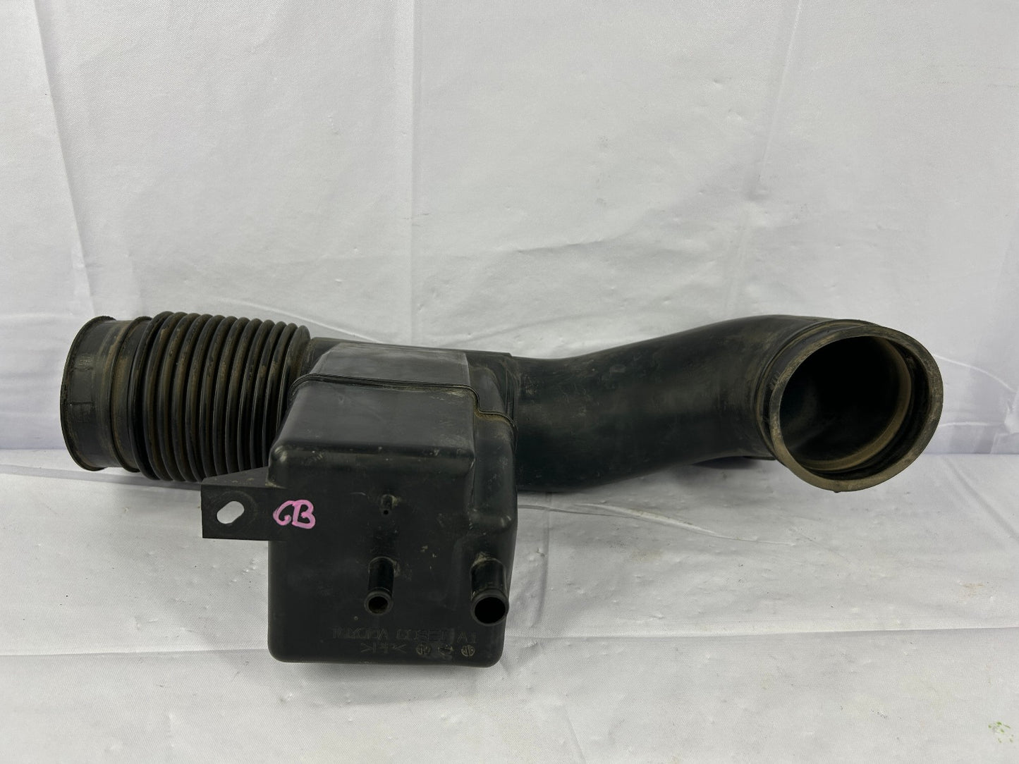 2001-2007 Toyota Sequoia Engine Air Intake Hose OEM