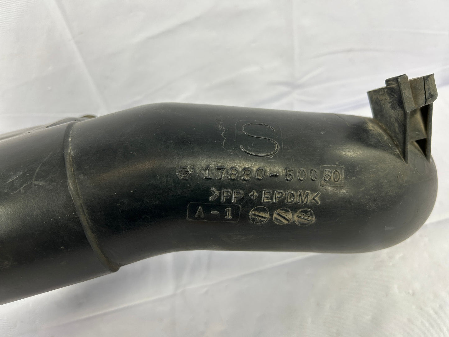 2001-2007 Toyota Sequoia Engine Air Intake Hose OEM