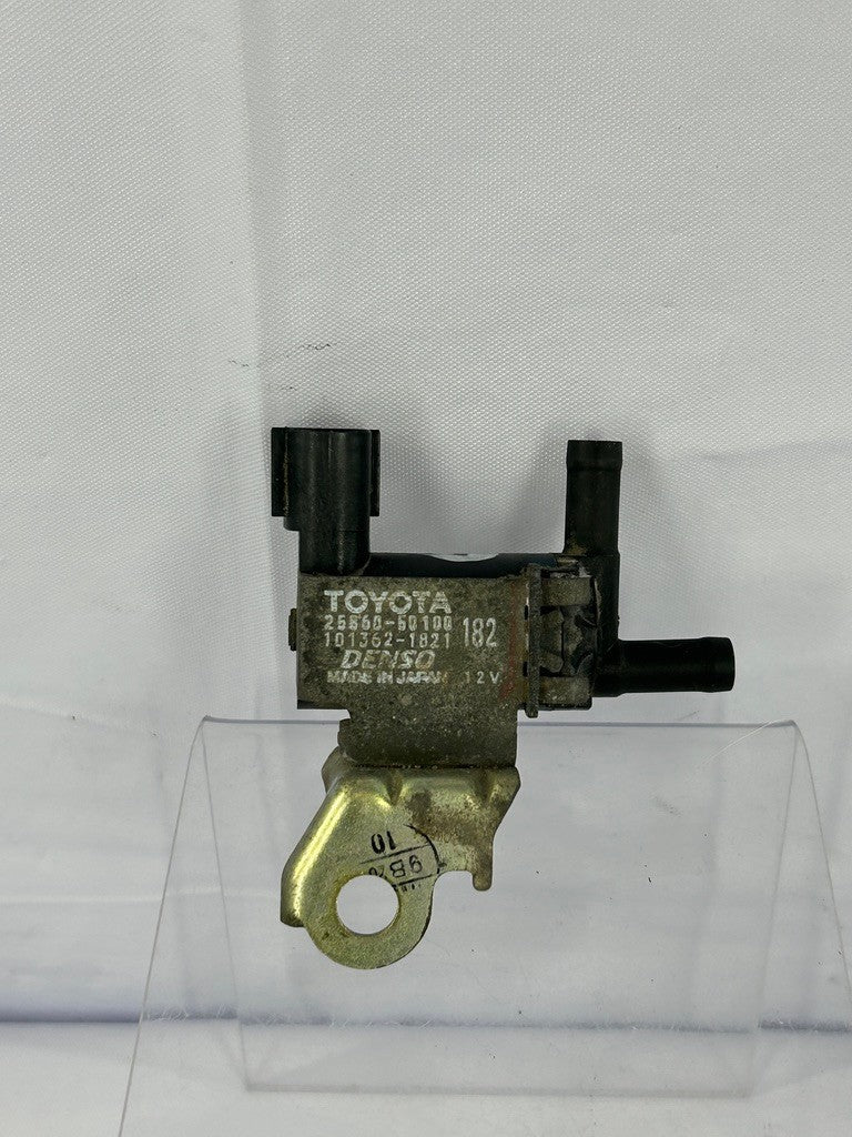 2001-2007 Toyota Sequoia Vacuum Switch Valve 25860-50100 OEM