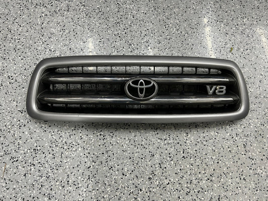 2001-2004 Toyota Sequoia Front Grill Grille Silver 1D6 OEM