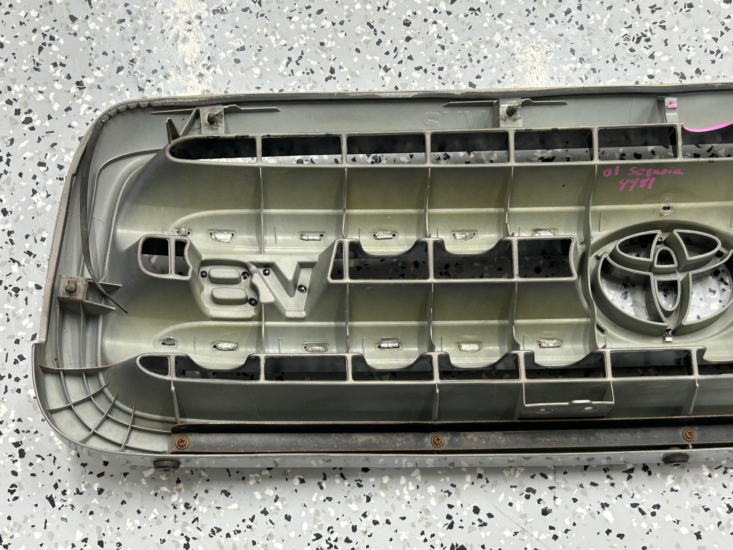 2001-2004 Toyota Sequoia Front Grill Grille Silver 1D6 OEM