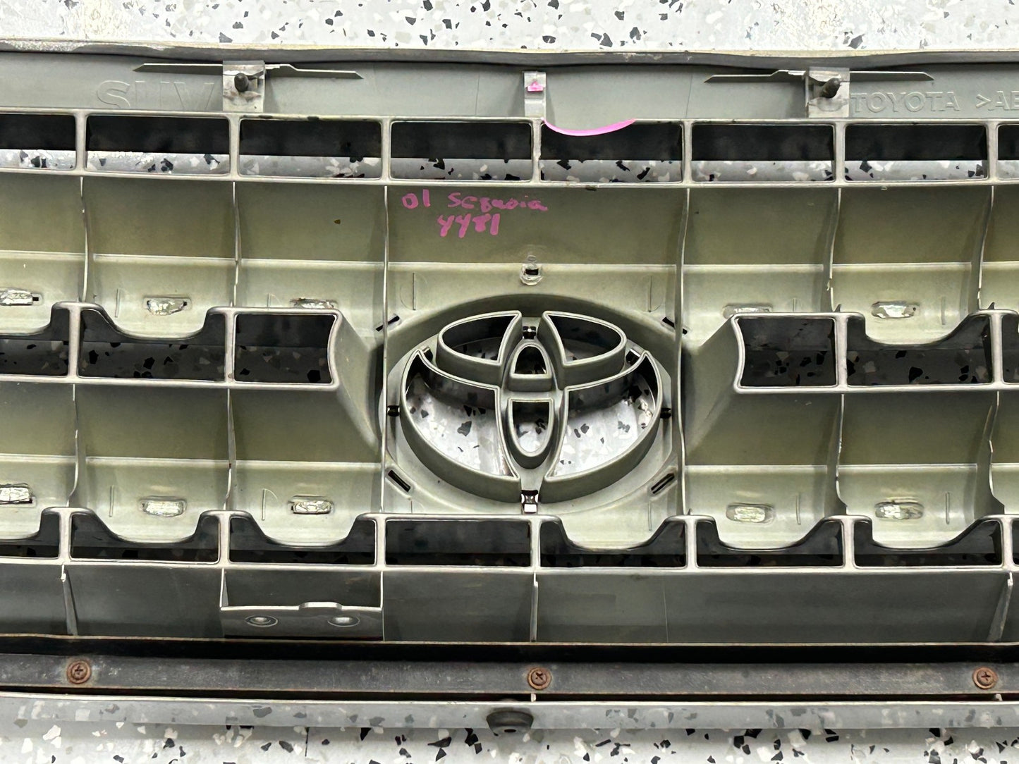 2001-2004 Toyota Sequoia Front Grill Grille Silver 1D6 OEM