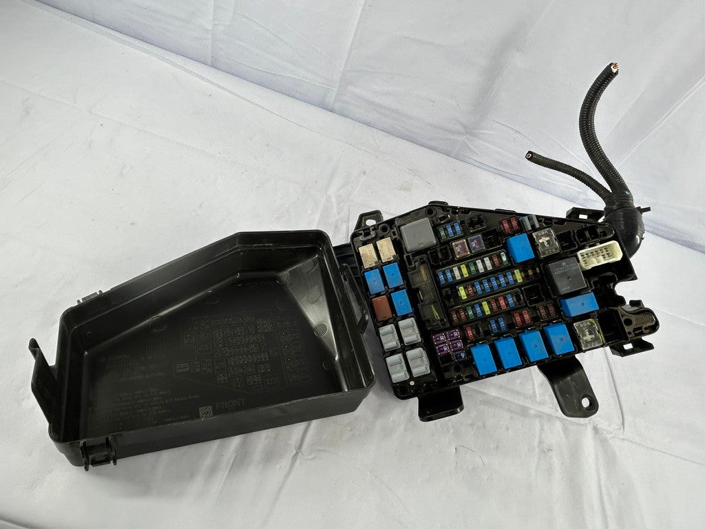 2015-2017 Subaru Outback 2.5L Engine Bay Fuse Box Relay Junction Block OEM
