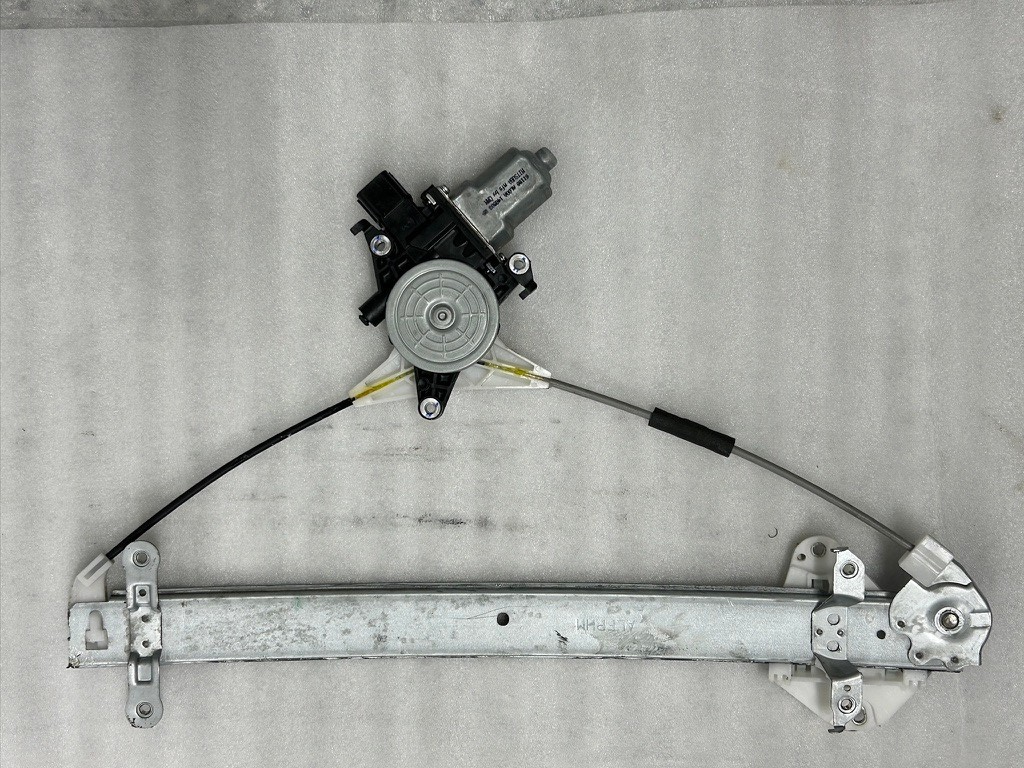 2015-17 Subaru Legacy Outback Window Motor Regulator Front Right OEM