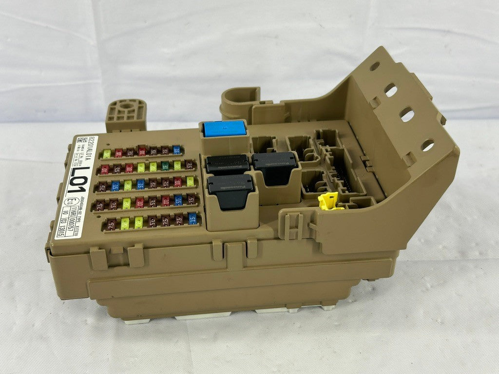 2015 Subaru Outback Junction Cabin Fuse Box 82201AL01A OEM