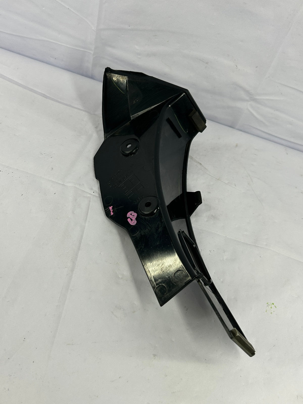 2015-2019 Subaru Outback Right Side Taillight Trim Tail Light Cover Cap OEM