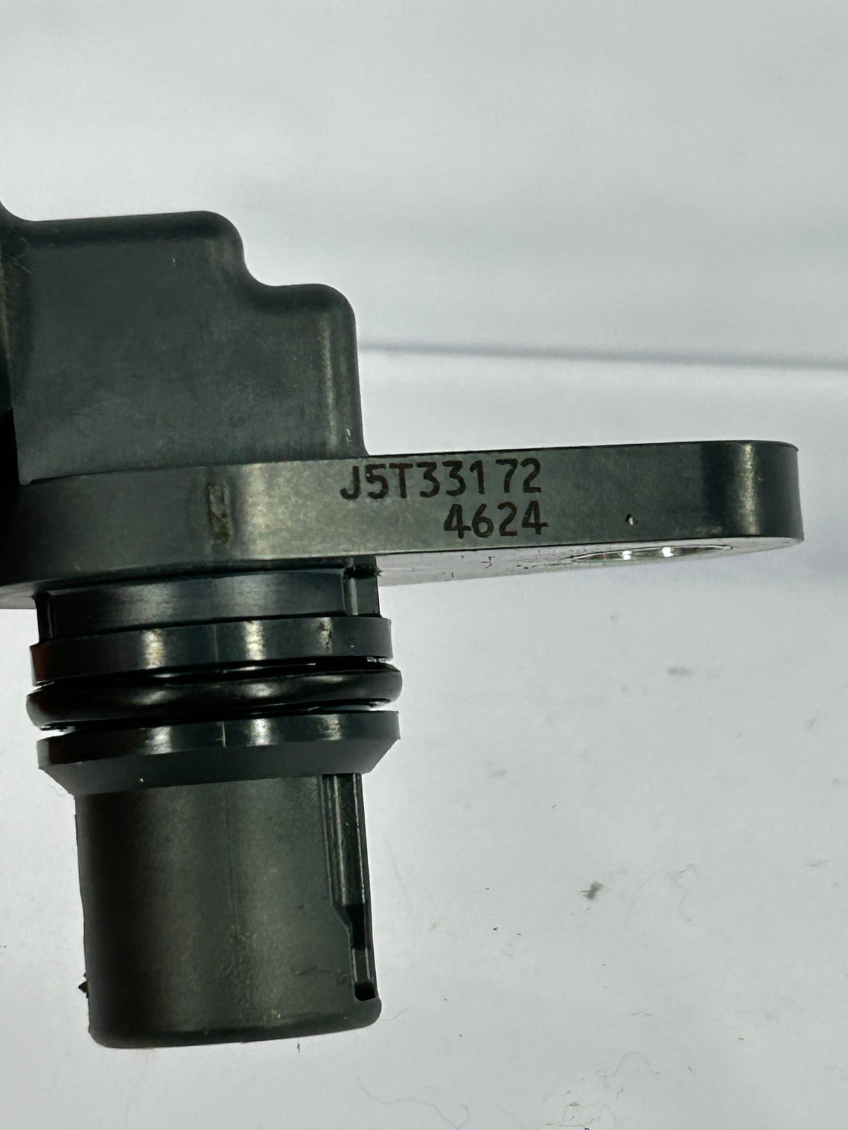 2013-2017 Subaru Outback Engine Camshaft Position Sensor 22056AA270 OEM