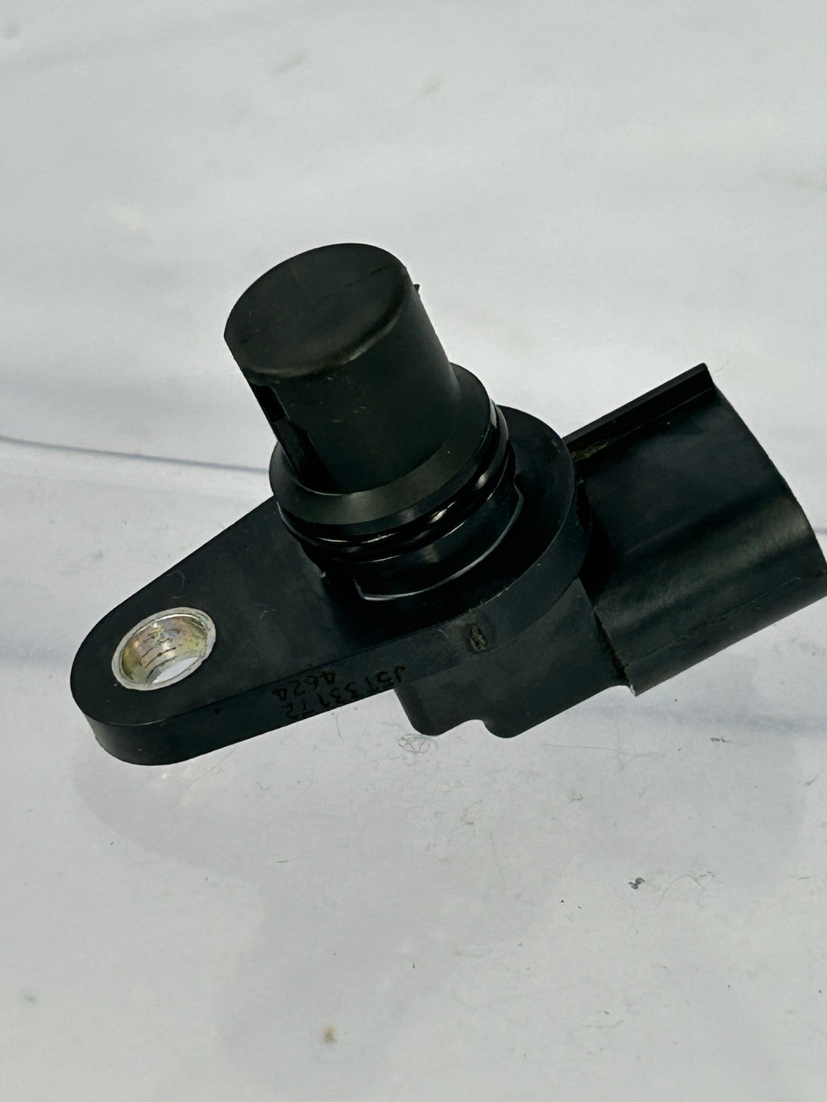 2013-2017 Subaru Outback Engine Camshaft Position Sensor 22056AA270 OEM