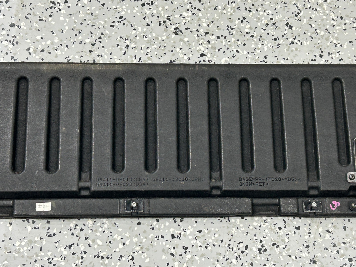 2010-2012 Toyota Highlander Deck Board Assembly Black Carpet OEM 58410-0E040