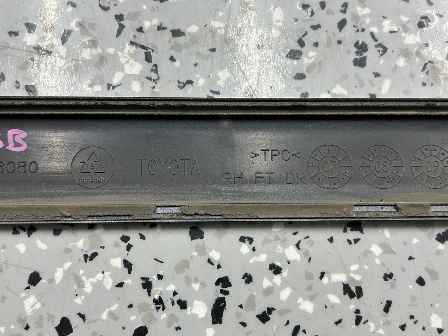 2010-2013 Toyota Highlander Door Molding Right Front PT29A-48080 Gray OEM