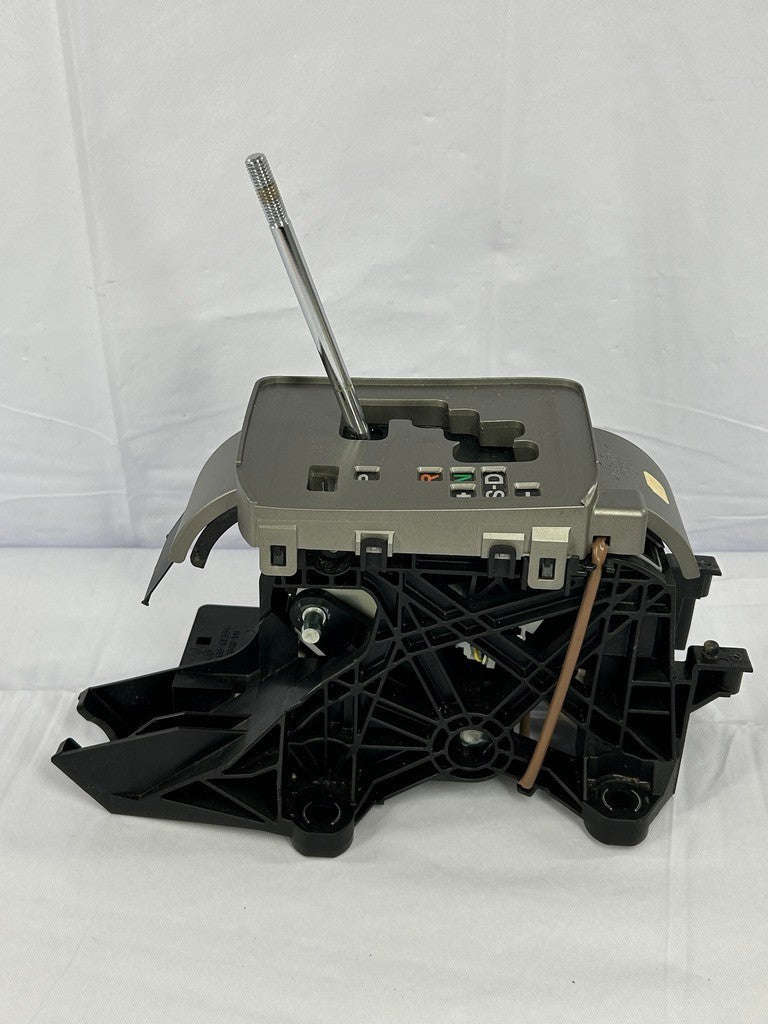 2008-2013 Toyota Highlander Floor Automatic Shifter Assembly OEM