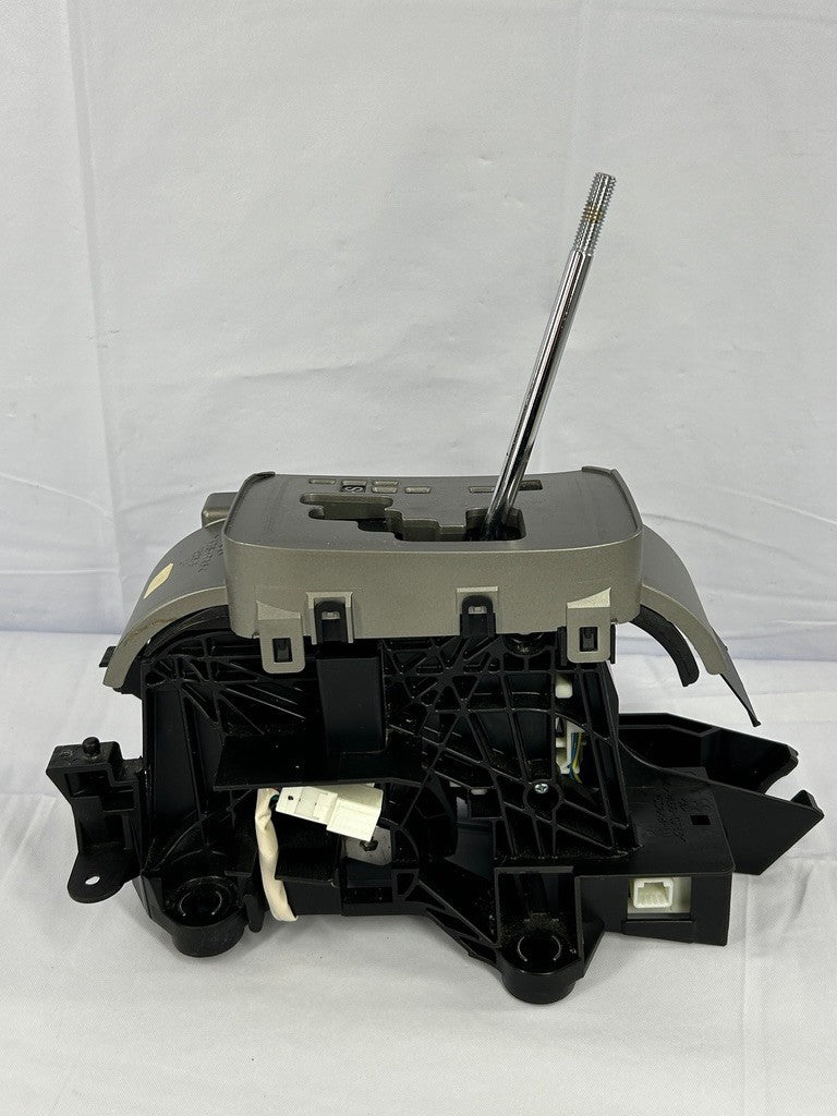 2008-2013 Toyota Highlander Floor Automatic Shifter Assembly OEM