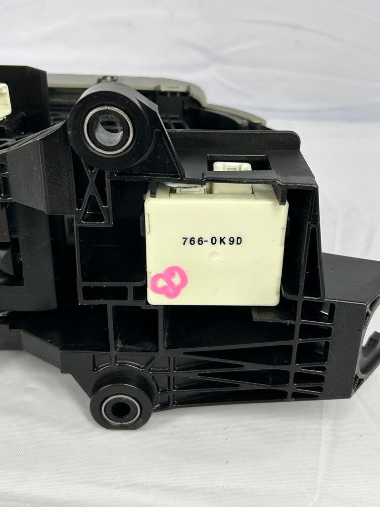 2008-2013 Toyota Highlander Floor Automatic Shifter Assembly OEM