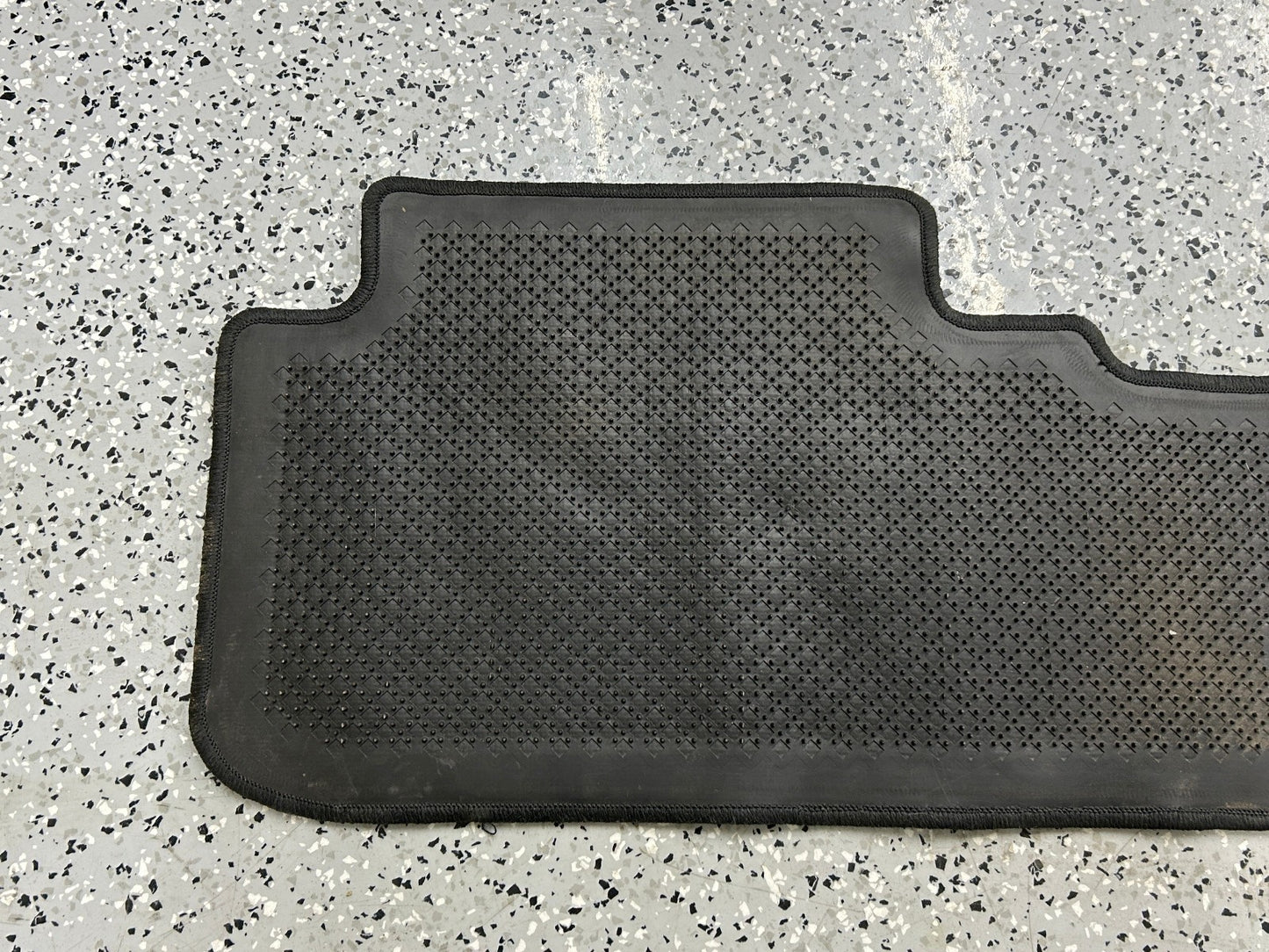 2008-2011 Toyota Highlander 2nd Row Floor Mat Carpet Black OEM