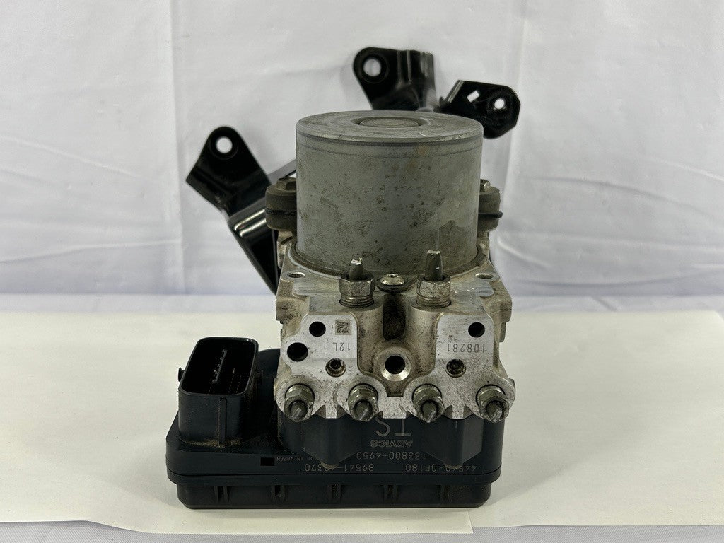 2010 Toyota Highlander ABS Pump Anti Lock Brake Module and Bracket 44540-0E180