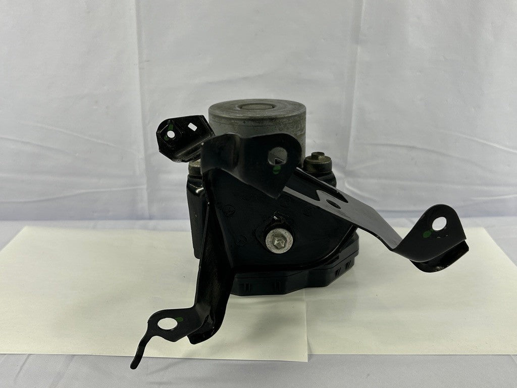 2010 Toyota Highlander ABS Pump Anti Lock Brake Module and Bracket 44540-0E180