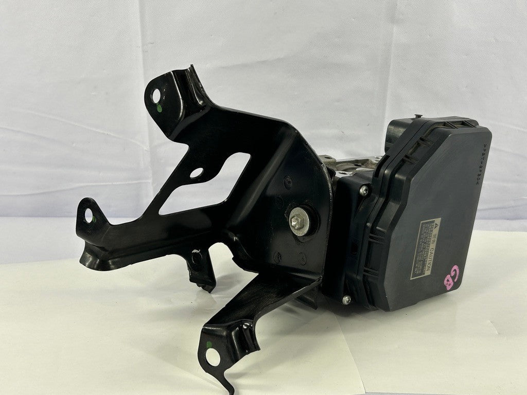 2010 Toyota Highlander ABS Pump Anti Lock Brake Module and Bracket 44540-0E180