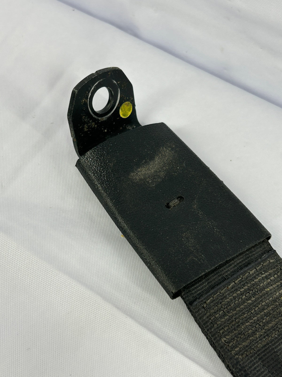 2010-2013 Toyota Highlander 2nd Row Center Seat Belt Buckle Receiver OEM