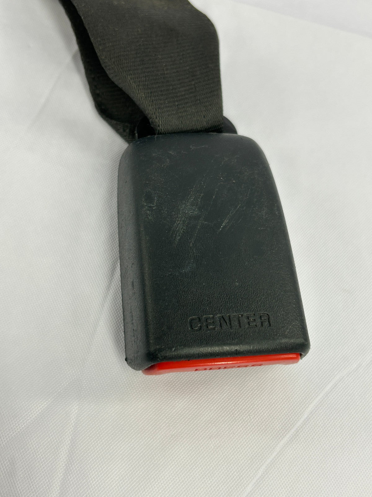 2010-2013 Toyota Highlander 2nd Row Center Seat Belt Buckle Receiver OEM
