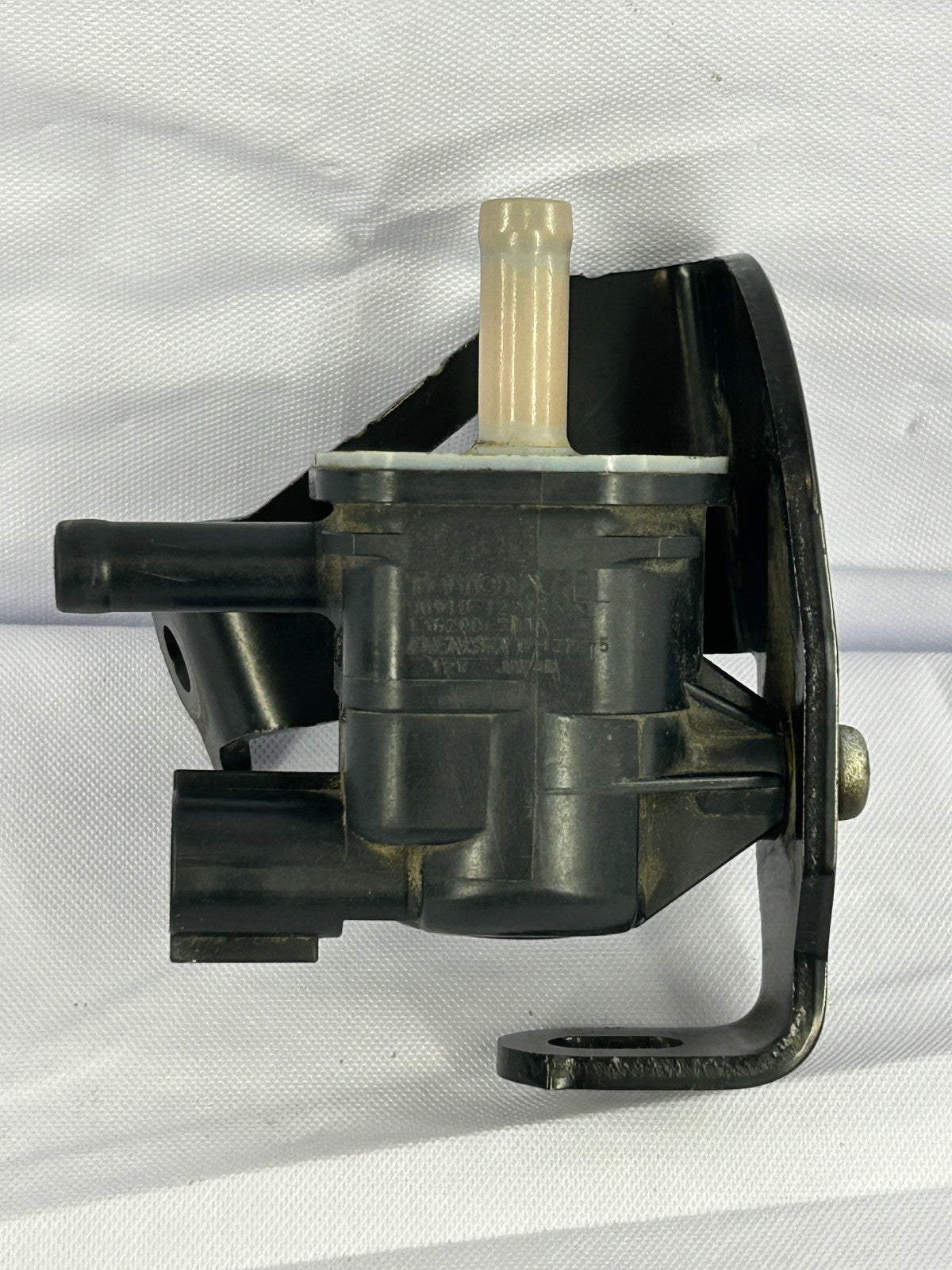 2008-2013 Toyota Highlander Vacuum Valve 90910-12276 OEM