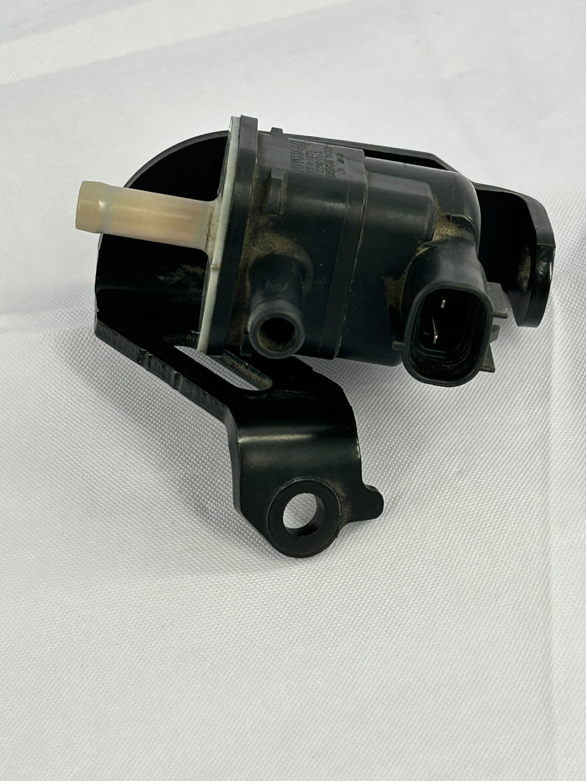 2008-2013 Toyota Highlander Vacuum Valve 90910-12276 OEM
