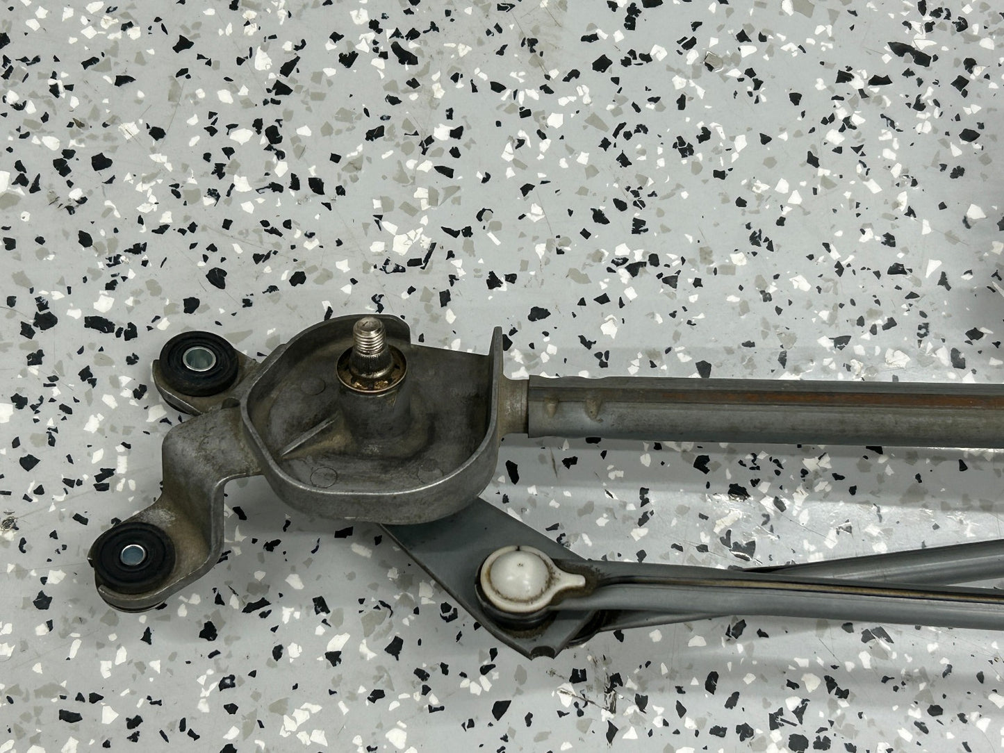 2008-2010 Toyota Highlander Windshield Wiper Motor and Linkage Assembly OEM