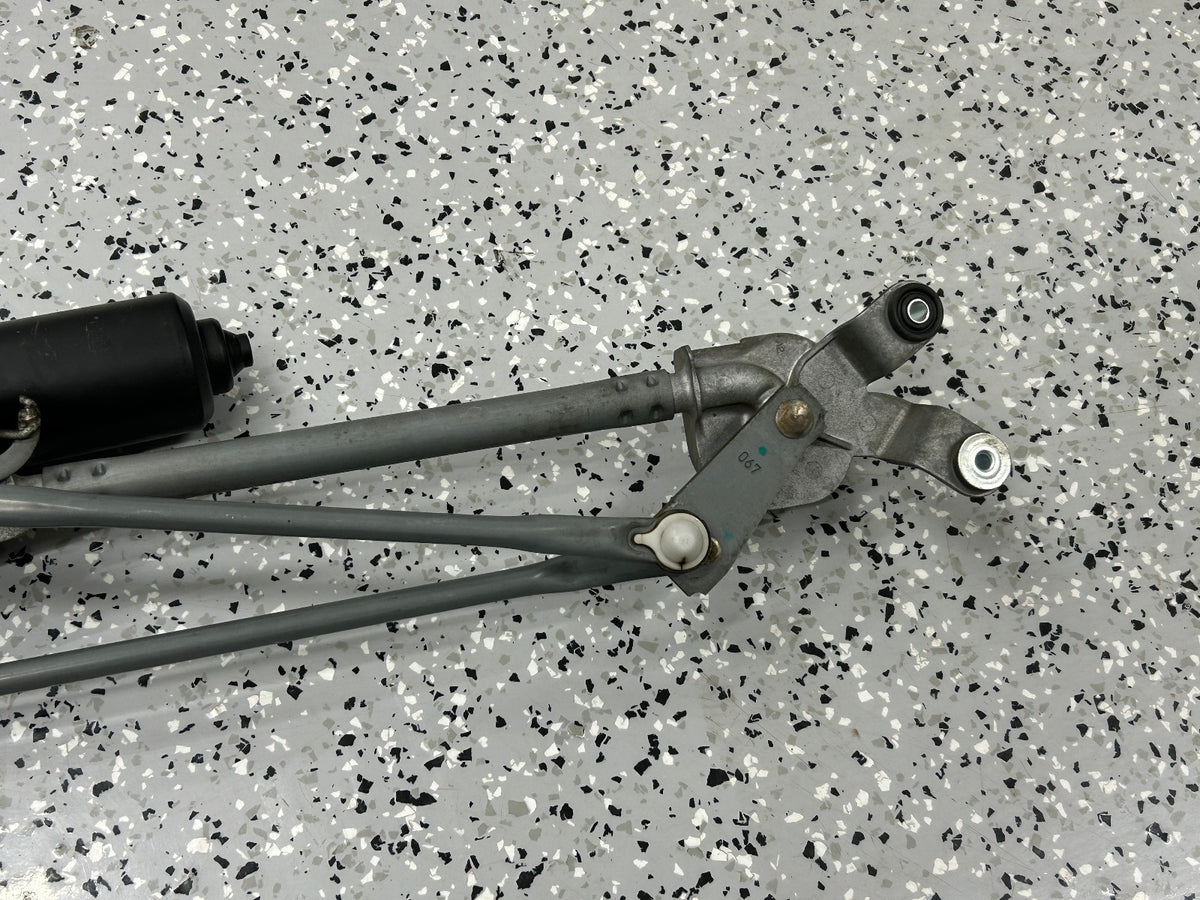 2008-2010 Toyota Highlander Windshield Wiper Motor & Linkage OEM 8511048120