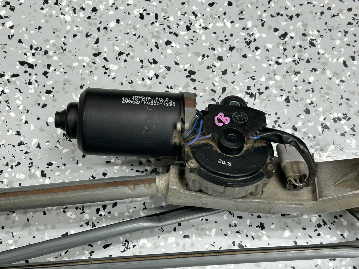 2008-2010 Toyota Highlander Windshield Wiper Motor and Linkage Assembly OEM