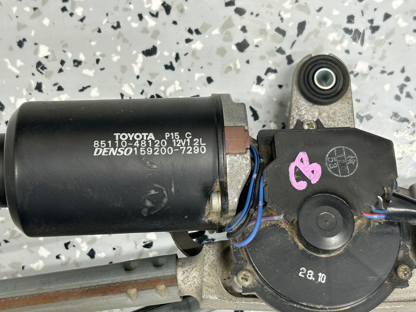 2008-2010 Toyota Highlander Windshield Wiper Motor and Linkage Assembly OEM
