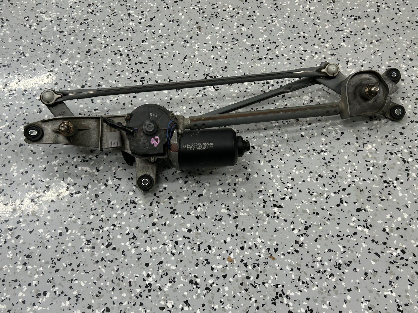 2008-2010 Toyota Highlander Windshield Wiper Motor and Linkage Assembly OEM