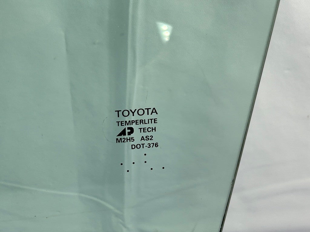 2000-2006 Toyota Tundra Left Front Window Door Glass OEM 68102-0C010