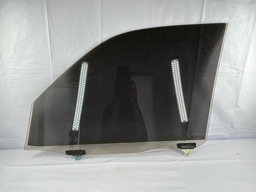 1998-2000 Lexus LX470 Right Front Door Window Glass OEM 68101-60241