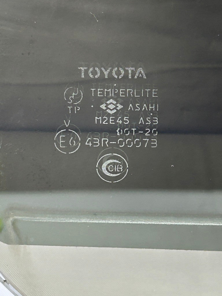 1998-2000 Lexus LX470 Right Rear Door Window Glass OEM 68113-60270