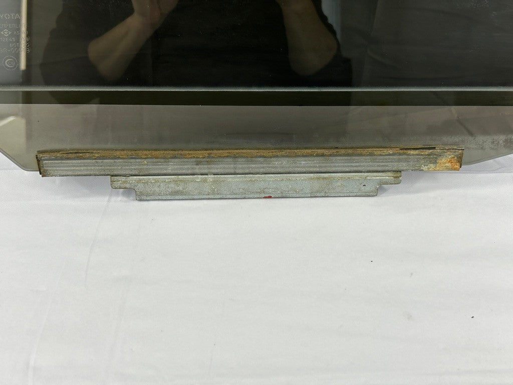 1998-2000 Lexus LX470 Right Rear Door Window Glass OEM 68113-60270