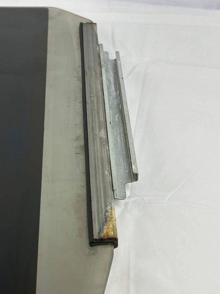 1998-2000 Lexus LX470 Right Rear Door Window Glass OEM 68113-60270