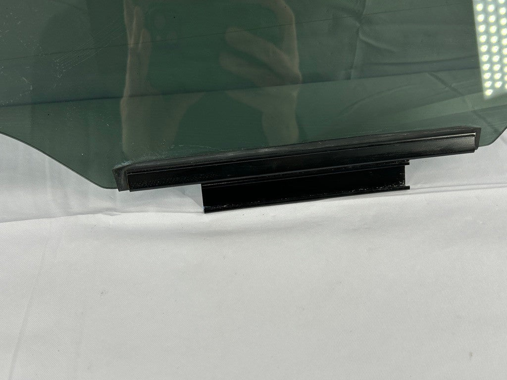 2015-2019 Subaru Outback Rear Right Side Door Window Glass OEM
