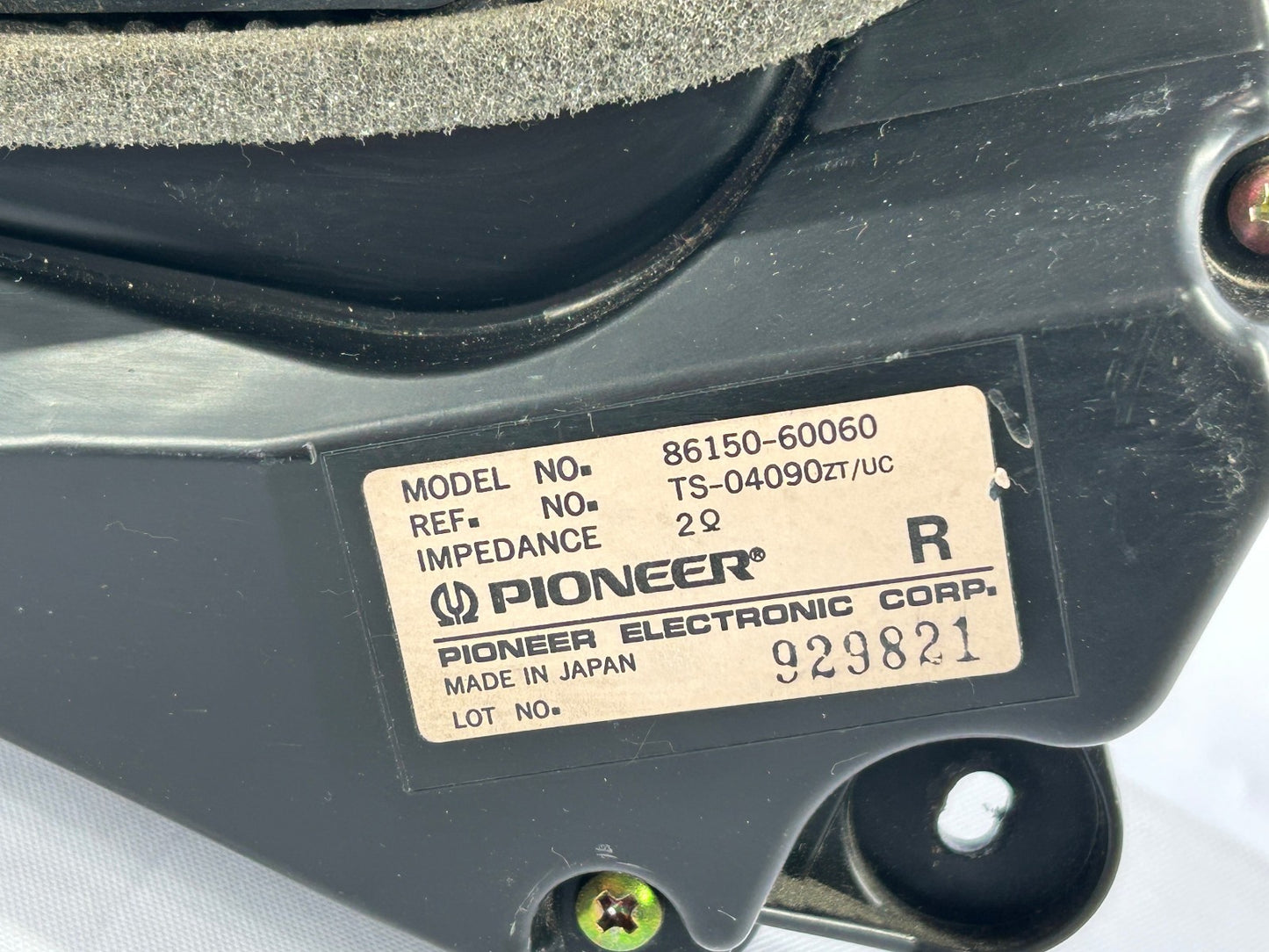 1998-2001 Lexus LX470 Front Right Door Speaker Pioneer 86150-60060 OEM