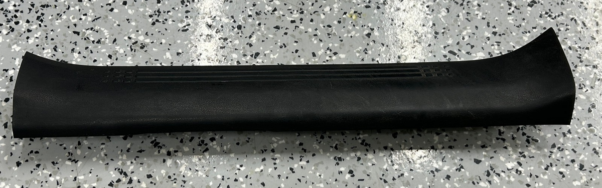 2009-2015 Honda Pilot Left Front Scuff Plate Garnish Trim OEM 84261-SZA-A01ZA