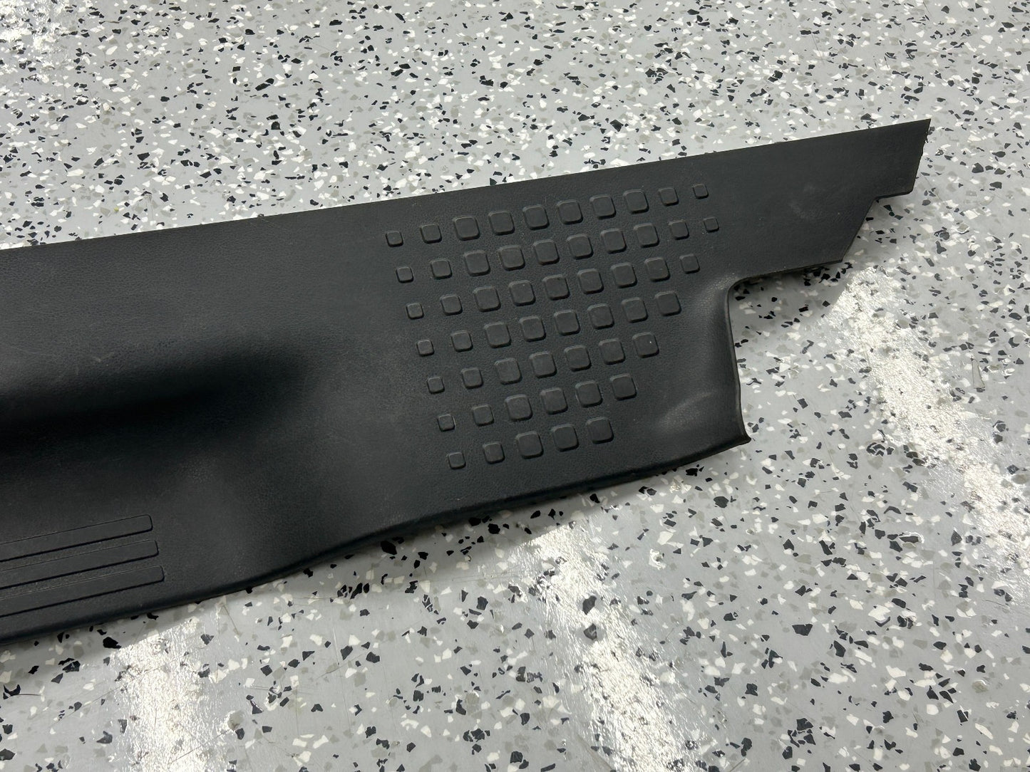 2009-2015 Honda Pilot Left Side Carpet Retainer Scuff Plate Garnish OEM