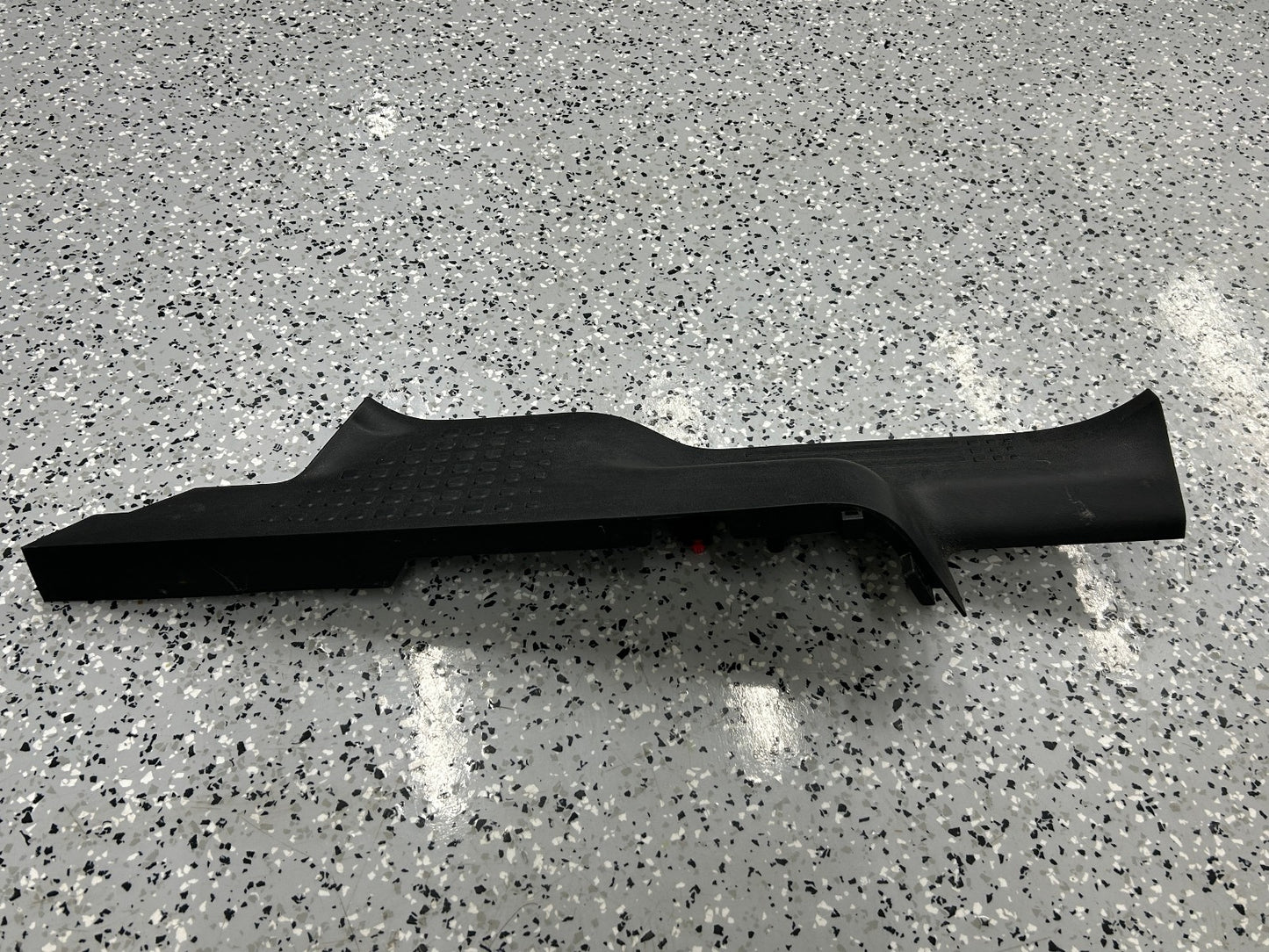 2009-2015 Honda Pilot Left Side Carpet Retainer Scuff Plate Garnish OEM