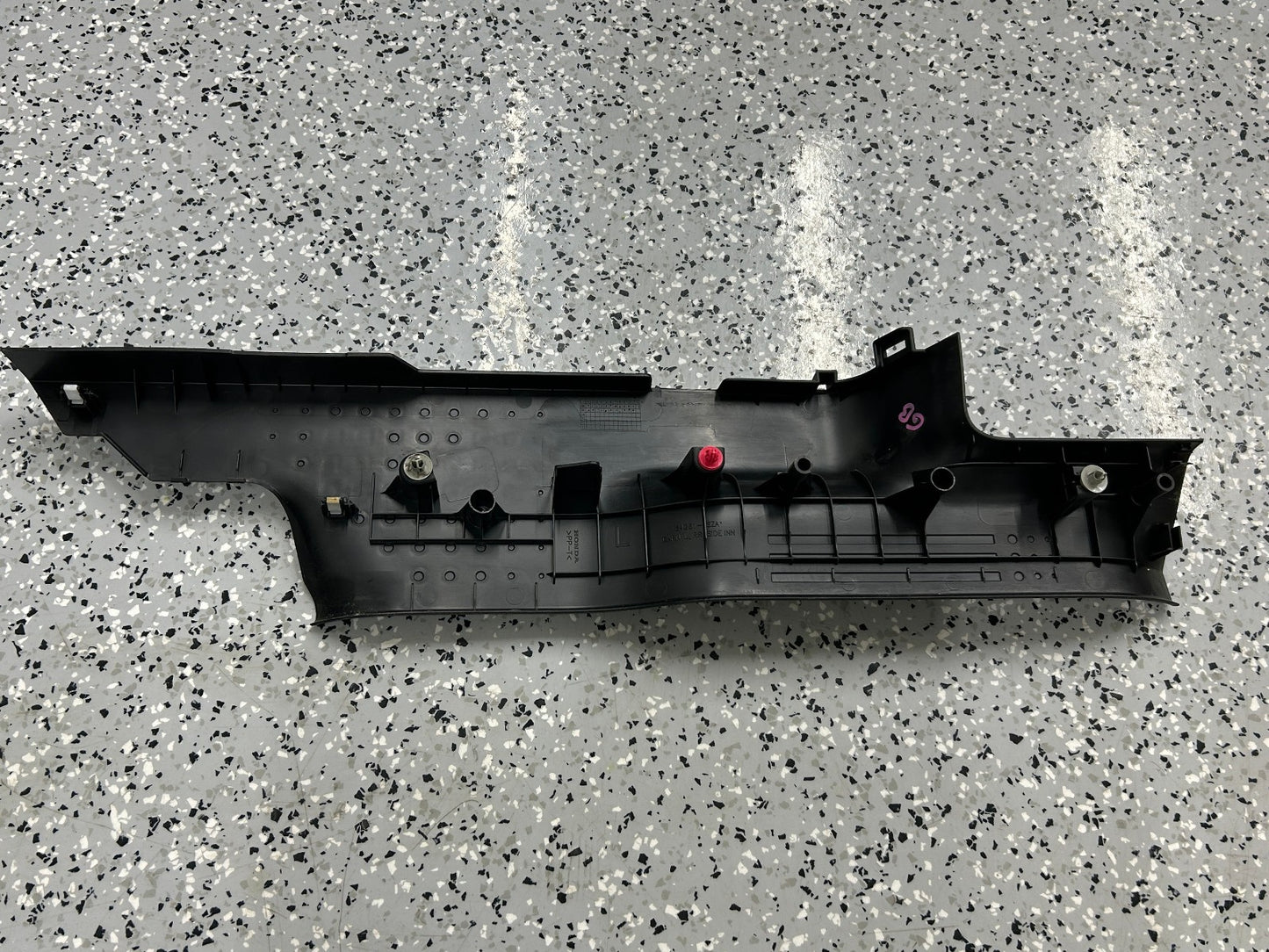 2009-2015 Honda Pilot Left Side Carpet Retainer Scuff Plate Garnish OEM