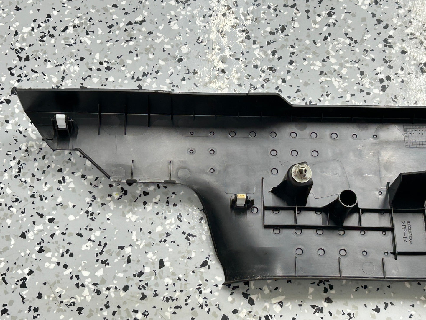 2009-2015 Honda Pilot Left Side Carpet Retainer Scuff Plate Garnish OEM